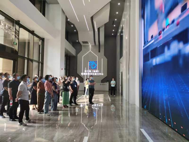 阜阳高层次人才前往长三角（杭州）制造业数字化能力中心，海康威视参观考察学习  第1张