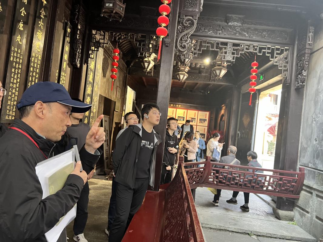 海陵中青年干部培训班前往馒头山社区，南宋御街参观学习  第1张