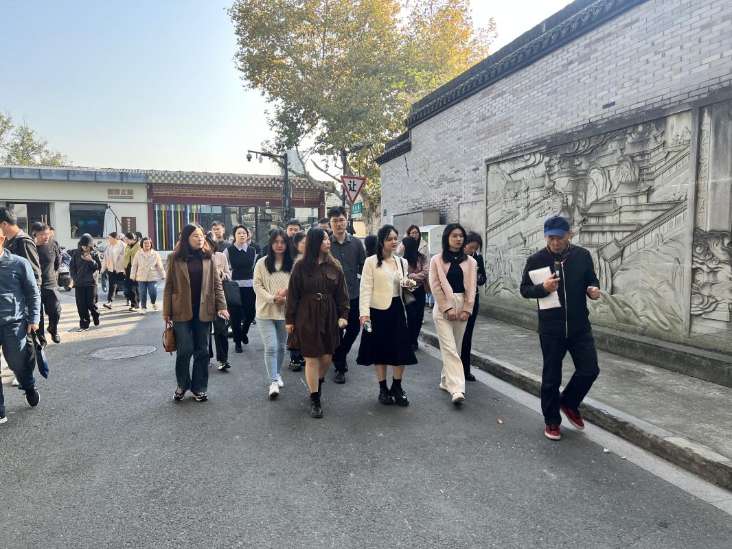 海陵中青年干部培训班前往馒头山社区，南宋御街参观学习  第2张