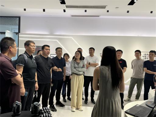 青岛市数字经济培训班前往强脑科技，实在智能，人工智能小镇，图灵小镇参观学习浙江数字经济发展  第3张