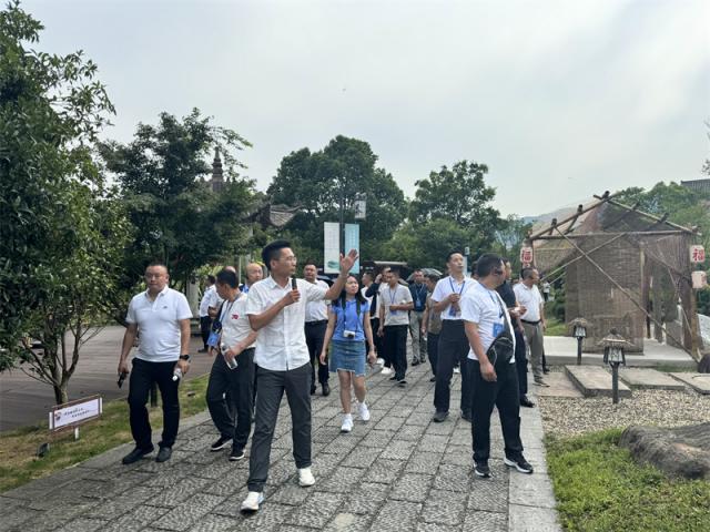 湖北干部培训班前往杭州径山村参观学习浙江乡村振兴经验