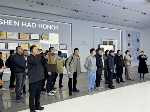 中国企业家协会前往云深处参观交流学习：探索智能机器人领域新高度  第4张