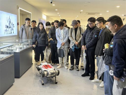 中国企业家协会前往云深处参观交流学习：探索智能机器人领域新高度