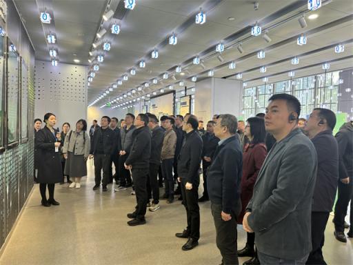 泉州南安市党政干部培训班走进图灵小镇，探索数字技术赋能县域经济的新路径  第2张