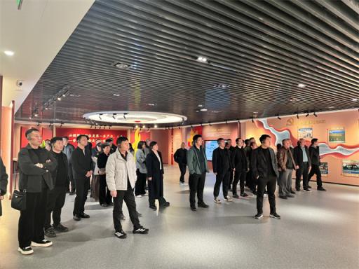 河南中州路桥建设培训前往赴老板电器考察学习，探索智能制造与企业管理新路径
