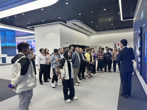 广西工商联培训班深入走访申昊科技、萧山机器人小镇、新华三集团及图灵小镇，探访智能科技高地，赋能产业转型升级  第7张