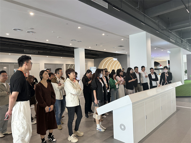贝壳公司考察团走进申昊科技，共探智能科技赋能行业新路径  第1张