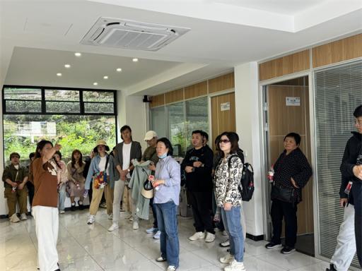 嵊泗县党外代表培训班走进浙大玉泉校区和石虎山机器人创新基地参观学习，探索创新高地，触摸科技脉搏  第3张