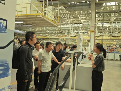 苏州市工商联培训班前往吉利钱塘基地参观学习，探寻智能制造新路径  第2张