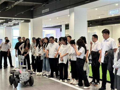 五大连池市干部培训班走进申昊科技，探索工业智能运维新路径