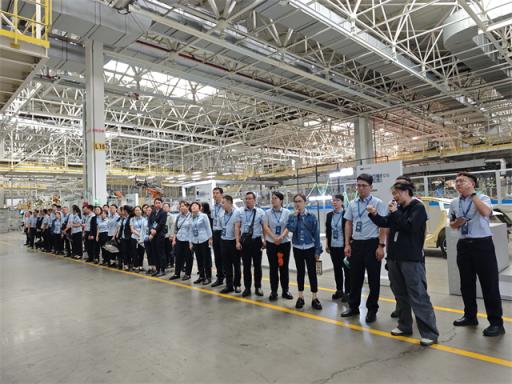 广西益众集团培训班走进吉利汽车钱塘基地，共探智能制造新路径  第2张