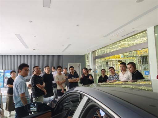 塔里木油田干部培训班走进吉利钱塘基地，探寻智能制造的魅力  第2张