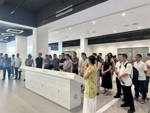 桂林干部培训班前往杭州申昊科技参观学习，探索工业智能新路径  第2张