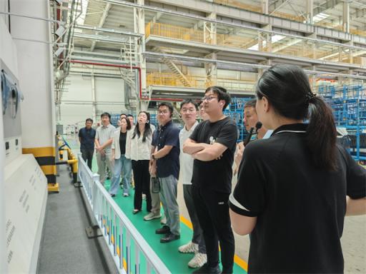 ​浙江交通资源集团参观吉利钱塘基地，探秘智能化汽车制造的“未来工厂”  第2张