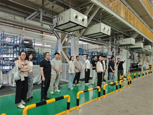 ​浙江交通资源集团参观吉利钱塘基地，探秘智能化汽车制造的“未来工厂”  第3张