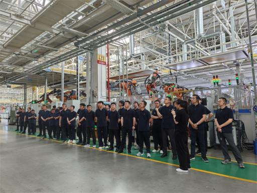中航沈飞培训班参观吉利汽车钱塘基地：探索智能制造新高度  第2张