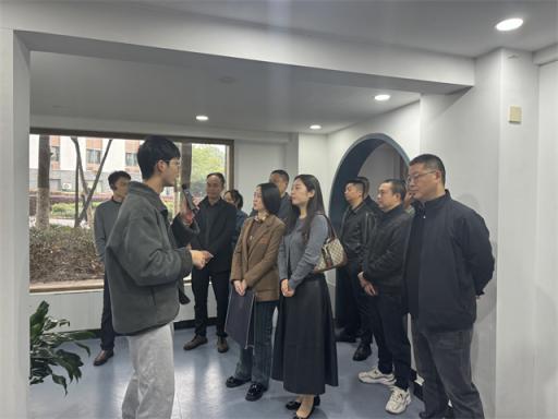 安州区2025年基础教育能力提升培训班前往丁兰中学开展现场教学活动，以智慧教育为镜，探索基础教育高质量发展路径